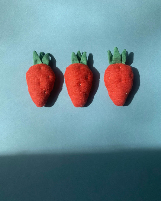 Juguete de lino FRESA (1 unidad)