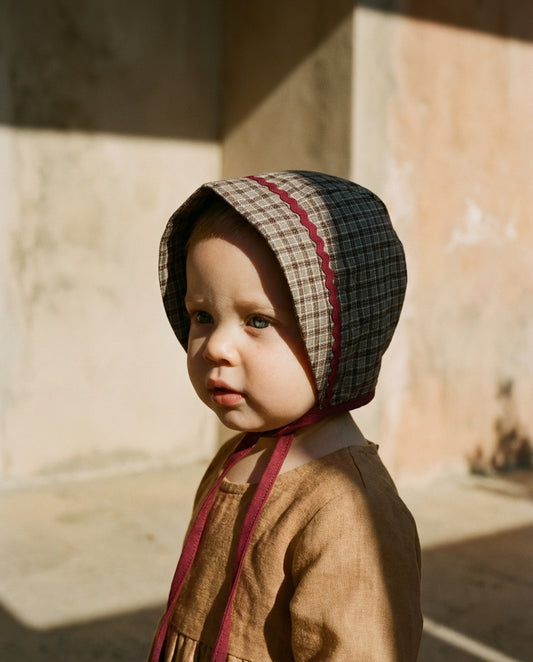 Bonnet bebé cuadros caqui