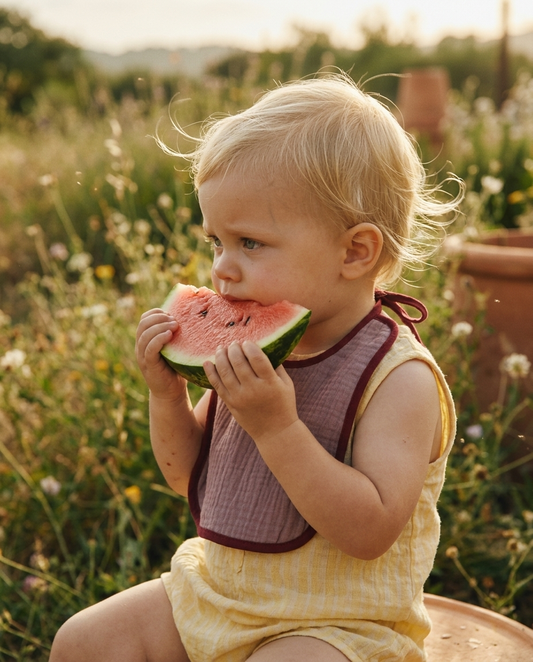 macadamia kids babero malva sandia