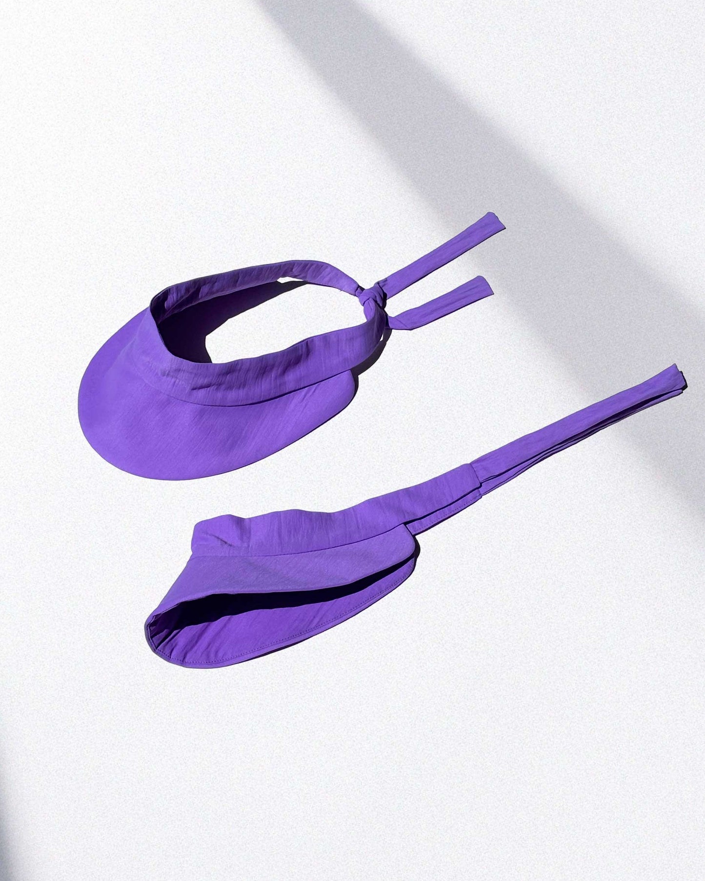 Visera lazo trasero lila