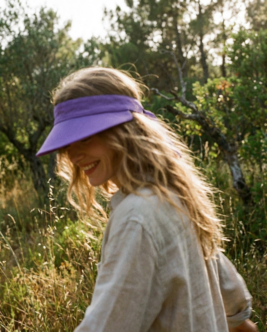 Visera con lazo trasero lila