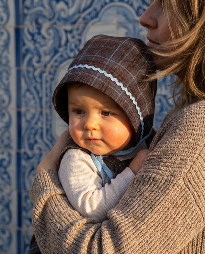 Bonnet bebé cuadros azules