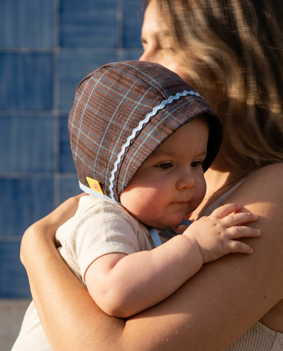 Bonnet bebé cuadros azules