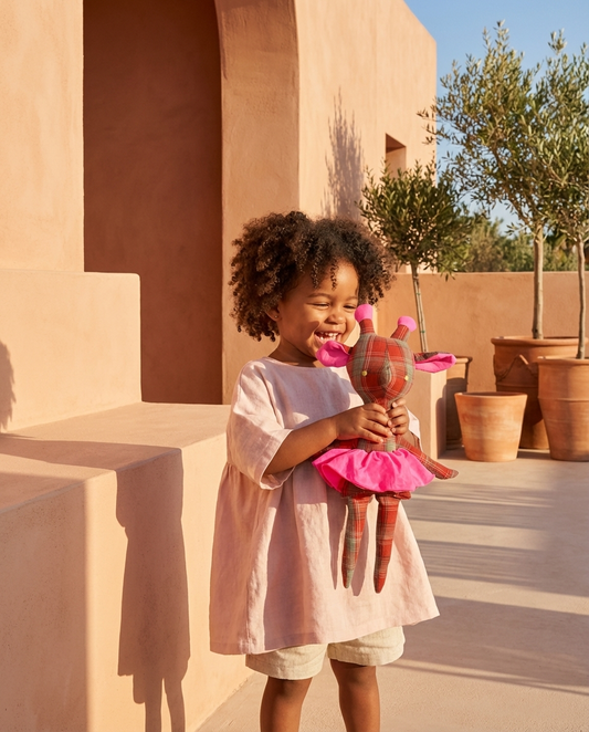 La Jirafa Teodora roja y fucsia grande