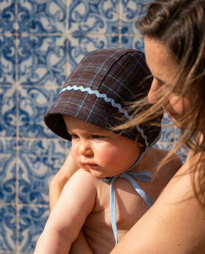 Bonnet bebé cuadros azules