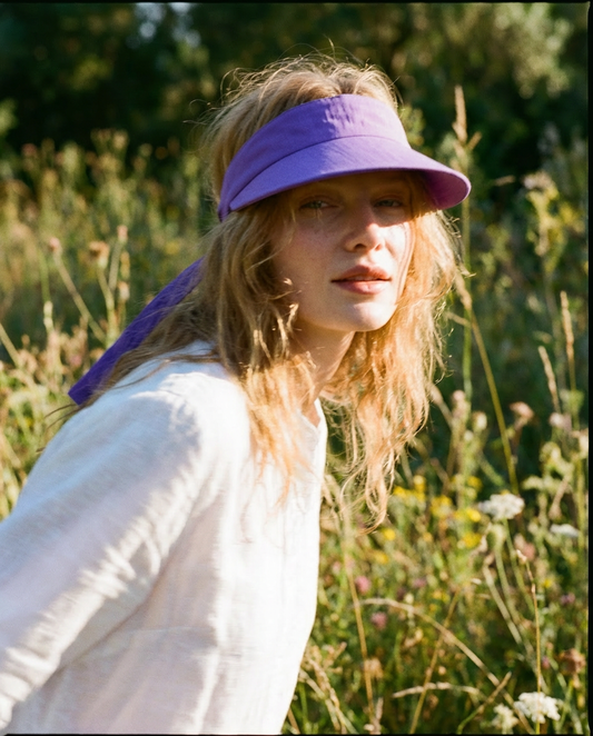 Visera con lazo trasero lila