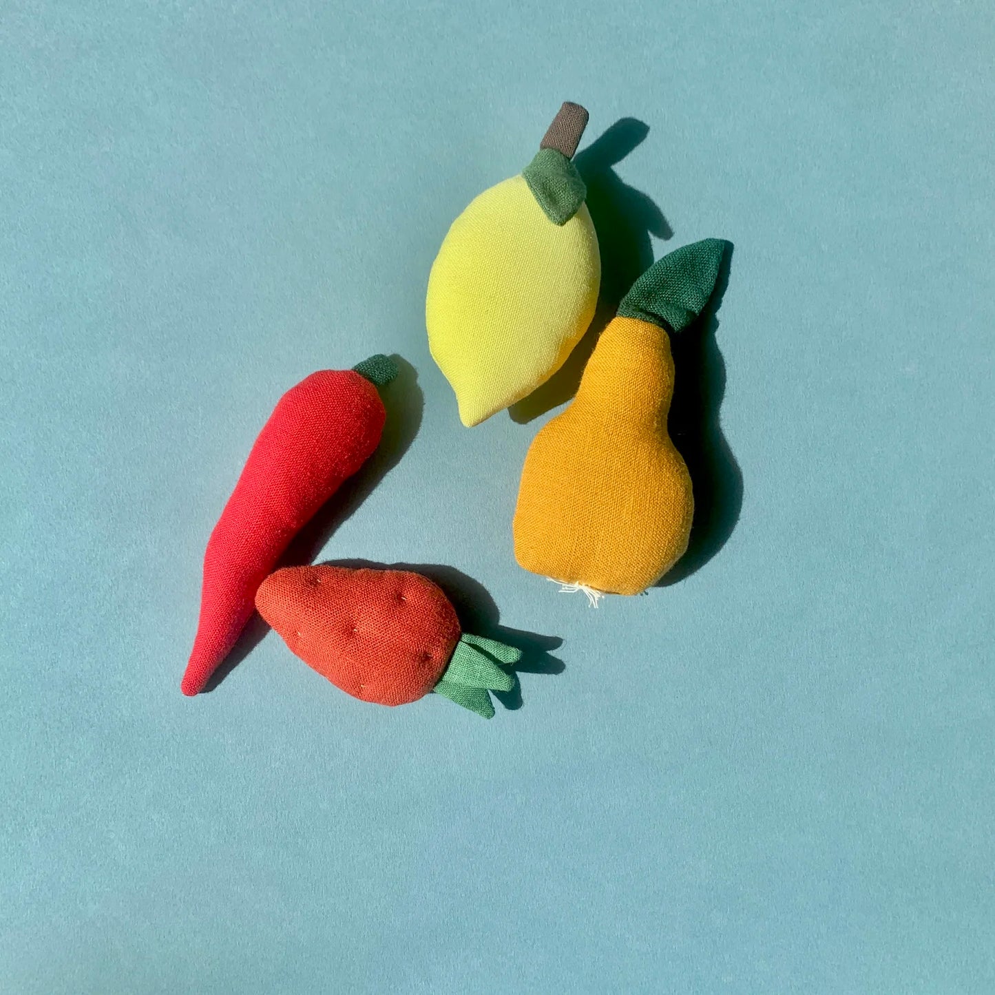 Juguete de tela FRUTAS PICANTES (4 unidades)