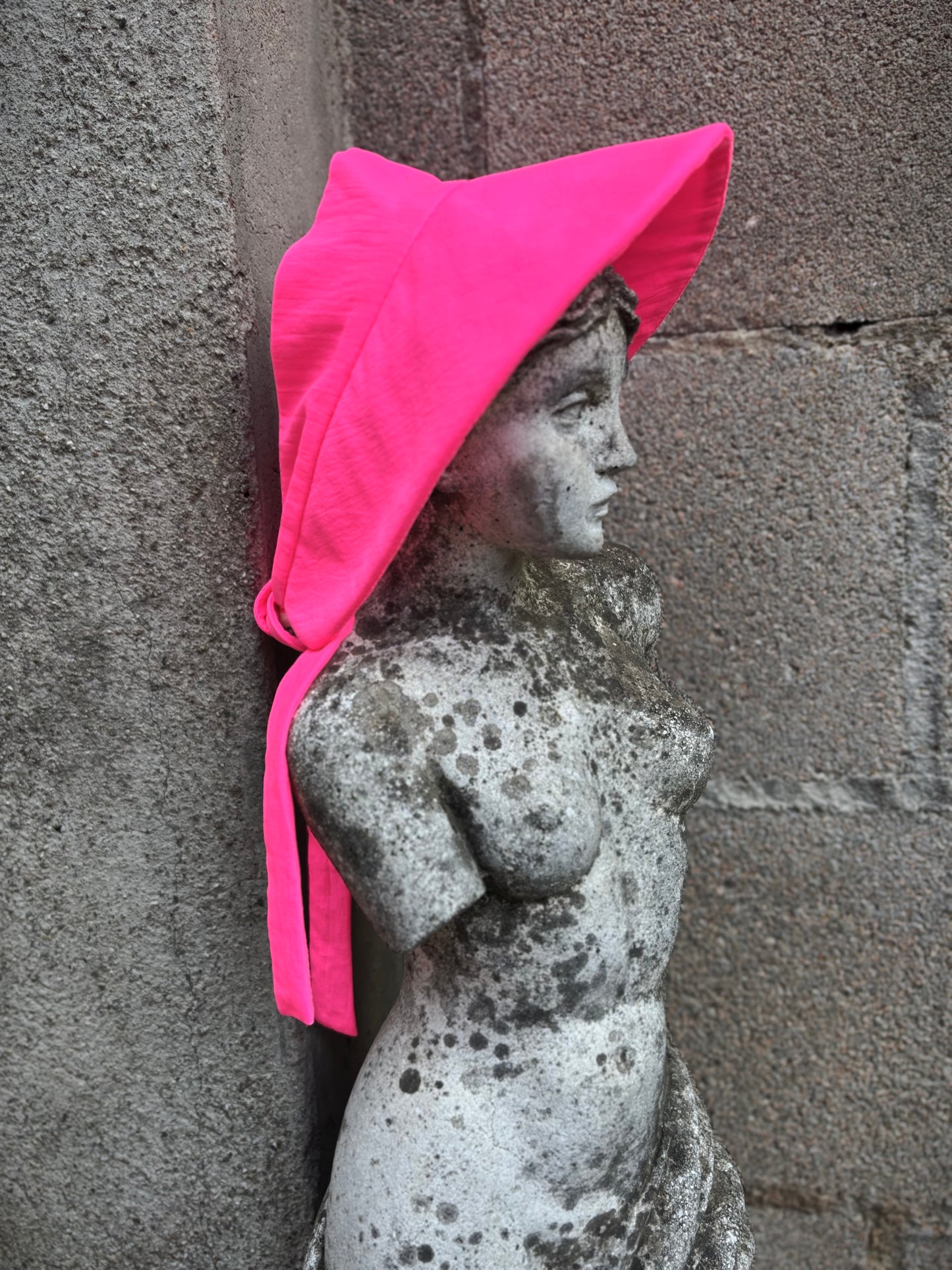 Visera con lazo trasero (disponible en 2 colores)