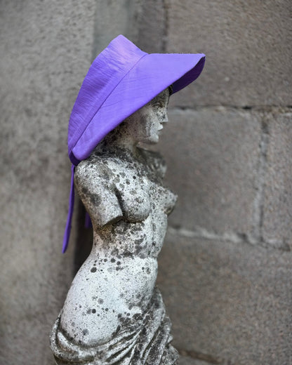 Visera con lazo trasero (disponible en 2 colores)