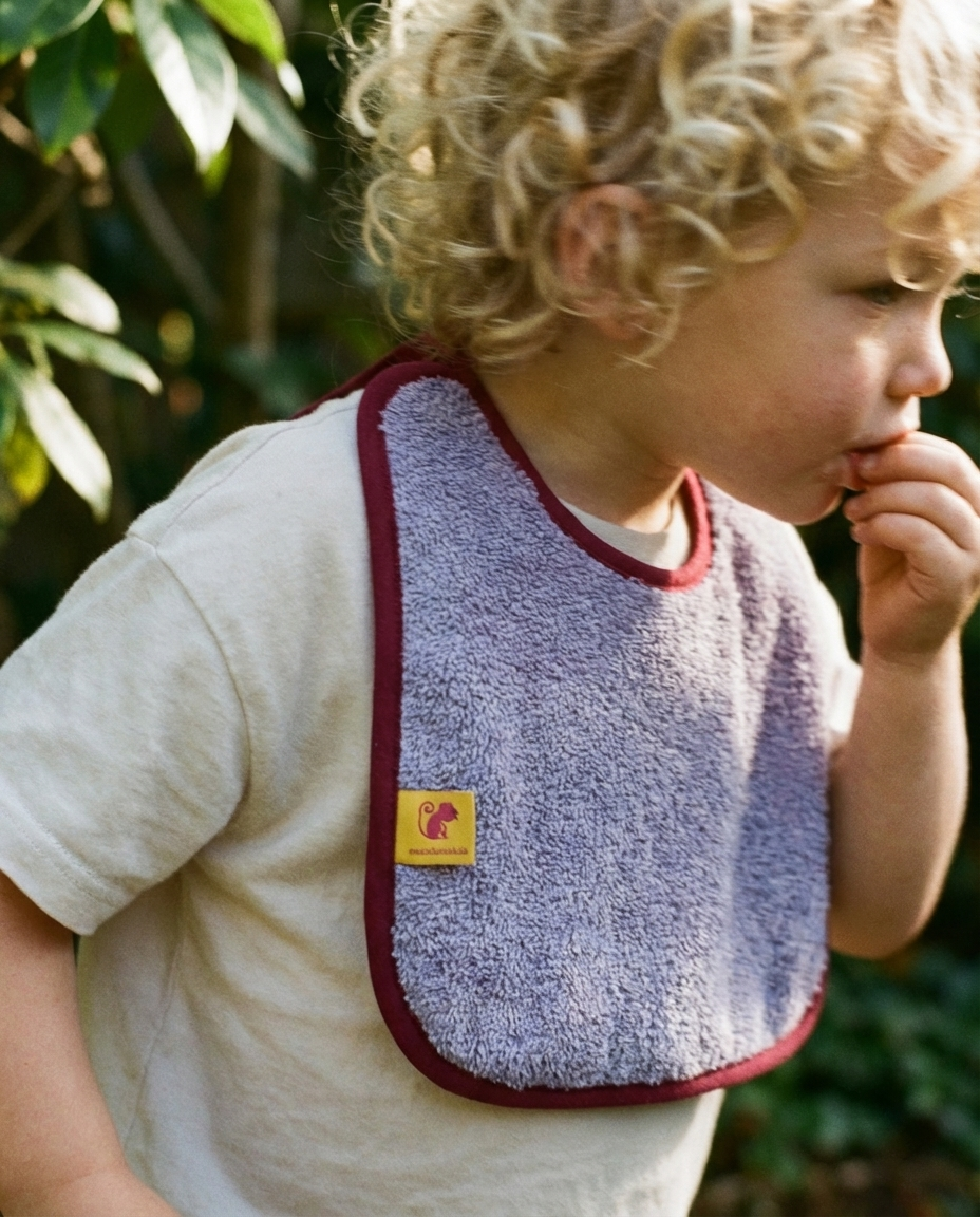 Babero LONDRES rizo lila