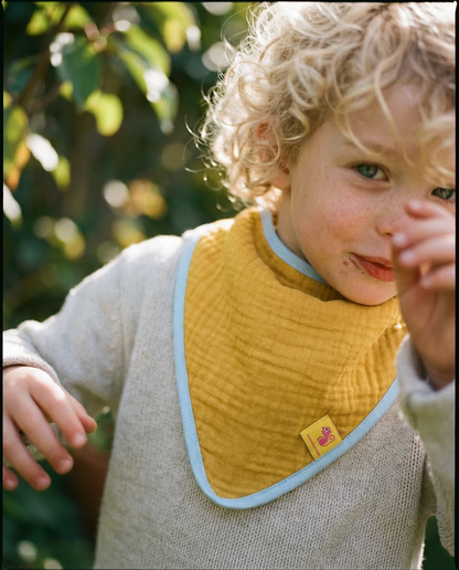 Babero bandana CAMELIA muselina curry