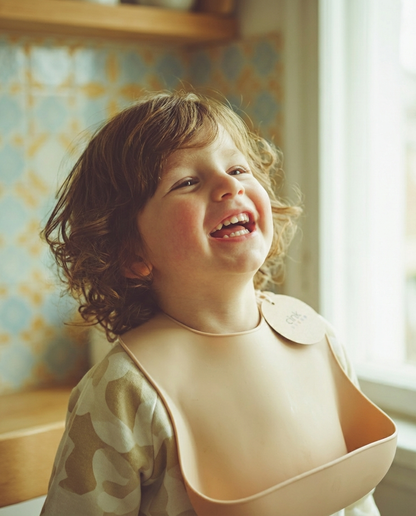 Silicone bib (available in 5 colors)