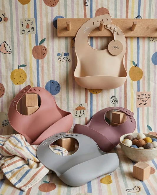 Babero de silicona (disponible en 5 colores)