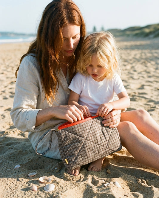 Neceser cuadros caqui