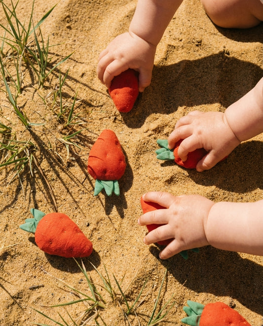 Juguete de lino FRESA (1 unidad)