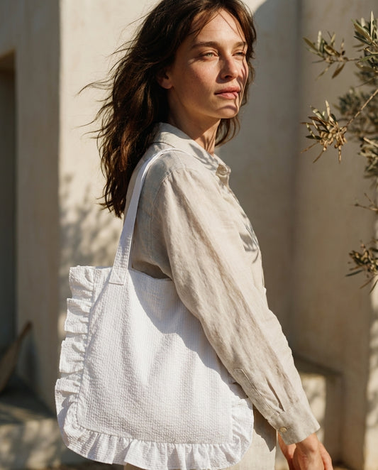 Bolso tote bag con volantes blanco