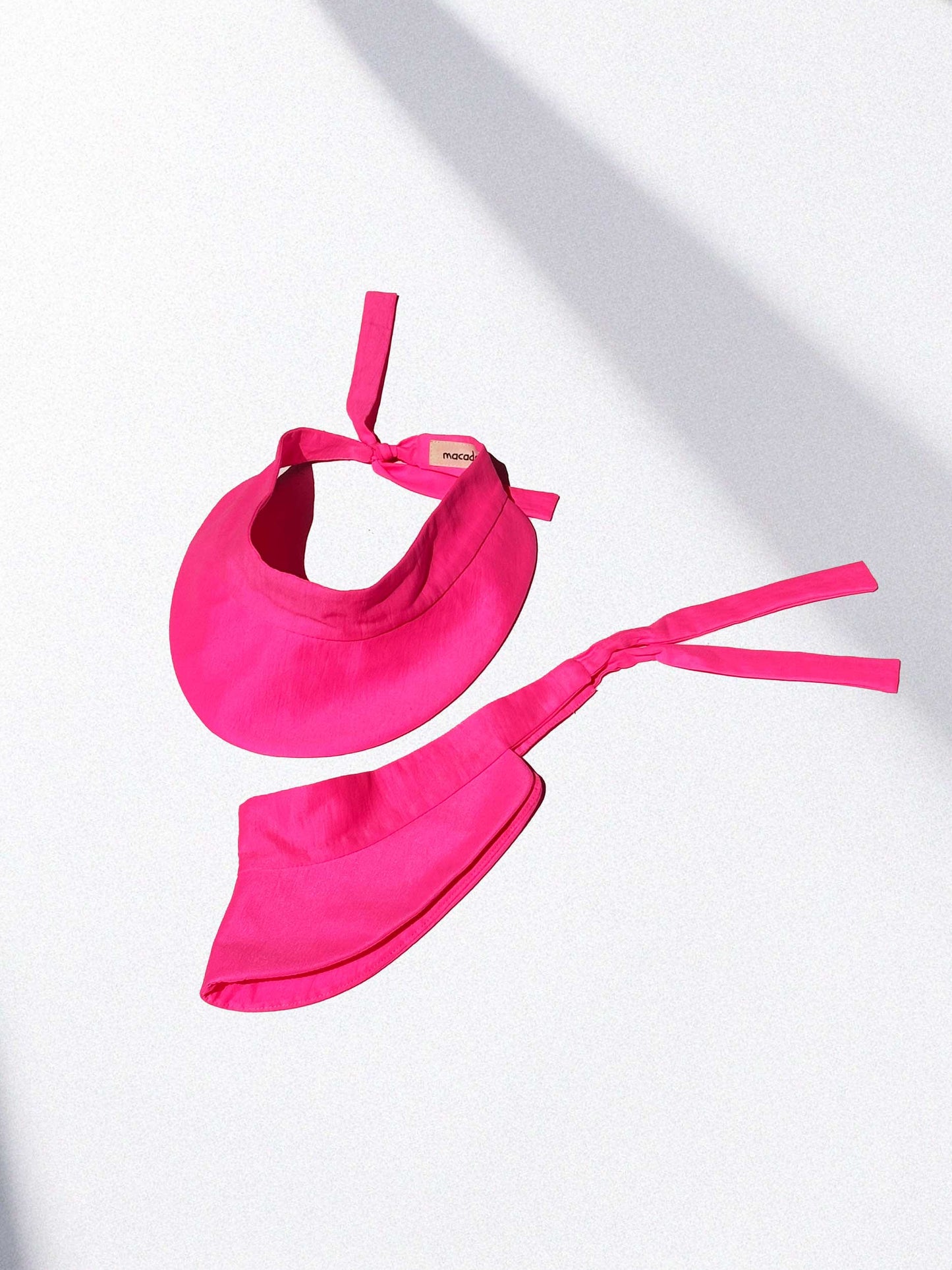 Visera con lazo trasero (disponible en 2 colores)